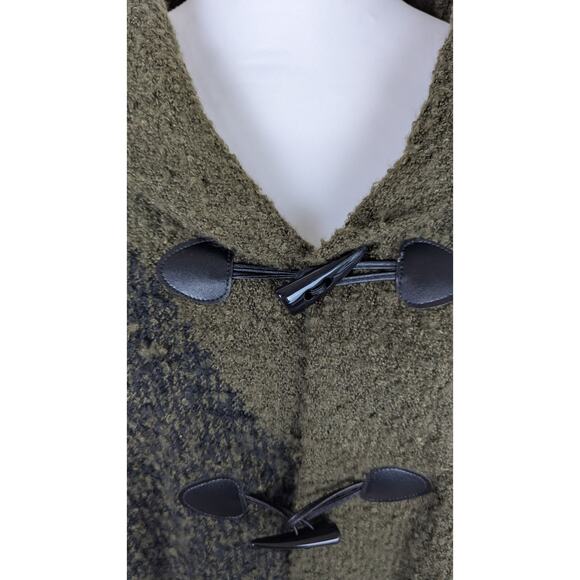 Poncho blanket style Aysmetrical Boucle  Poly blend color block OS Toggles GUC - Picture 2 of 8